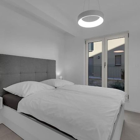 Apartman Delux With Private Pool - Makarska Exklusiv Tučepi Exterior foto